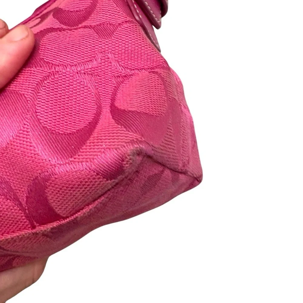Coach 6371 rare vintage small mini signature baguette shoulder bag in pink